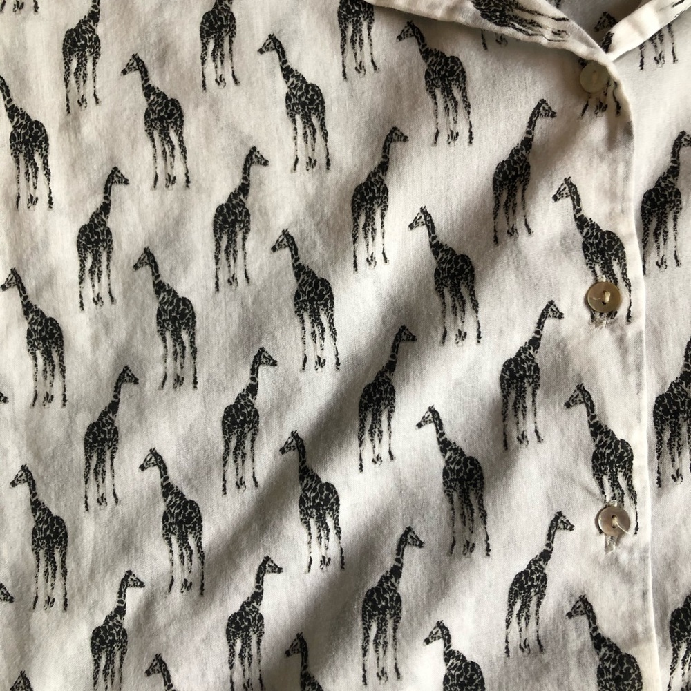 H&M Giraffe Button Down - Picture 3 of 5